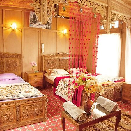 מלון Durgjan New Bul Bul Group Of Houseboats Srinagar מראה חיצוני תמונה