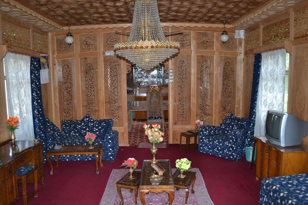 מלון Durgjan New Bul Bul Group Of Houseboats Srinagar מראה חיצוני תמונה