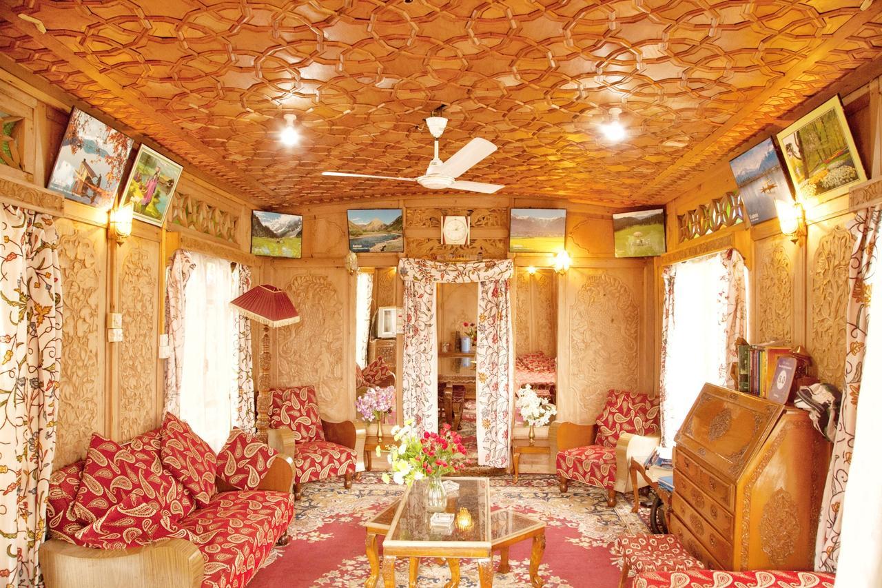 מלון Durgjan New Bul Bul Group Of Houseboats Srinagar מראה חיצוני תמונה