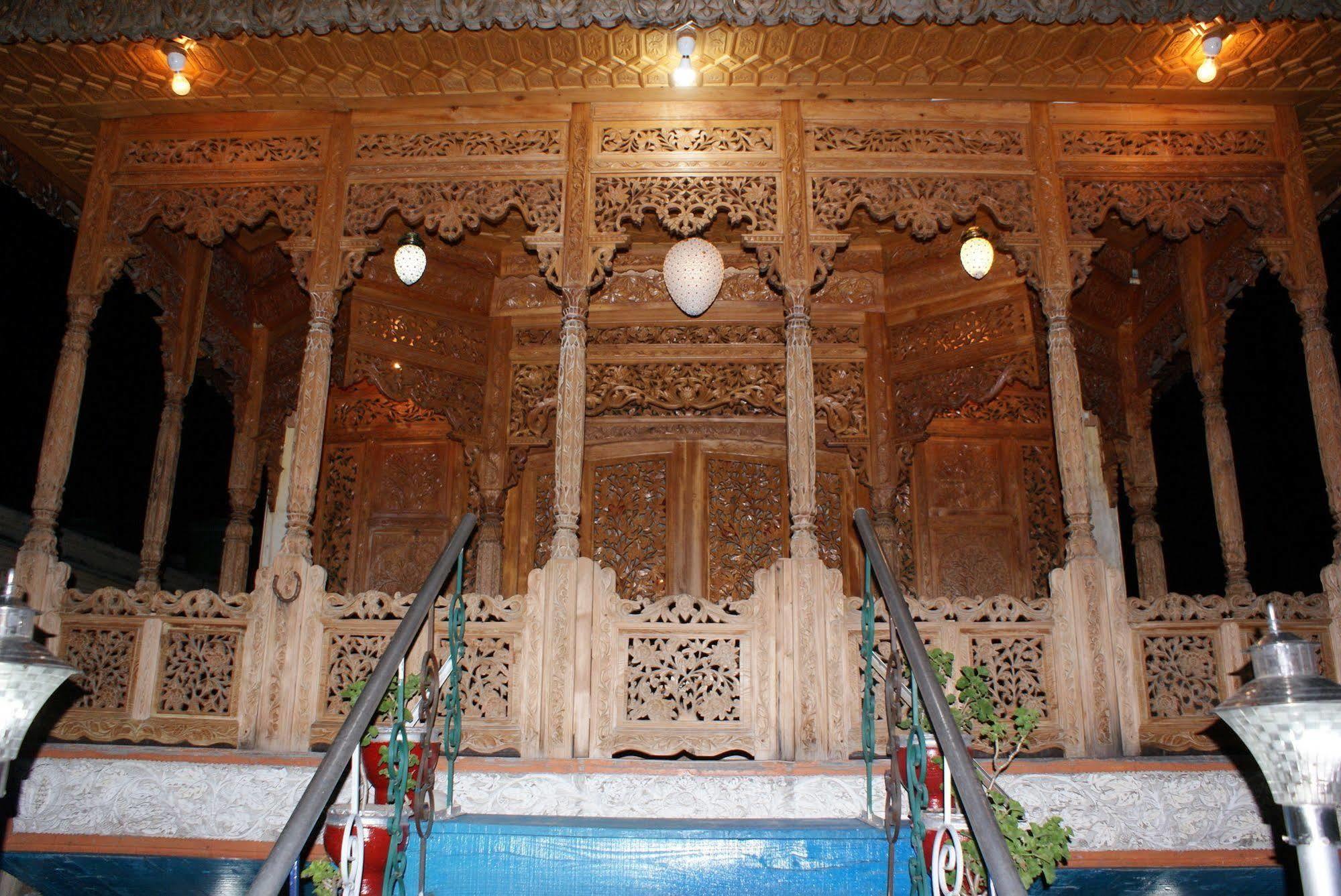 מלון Durgjan New Bul Bul Group Of Houseboats Srinagar מראה חיצוני תמונה
