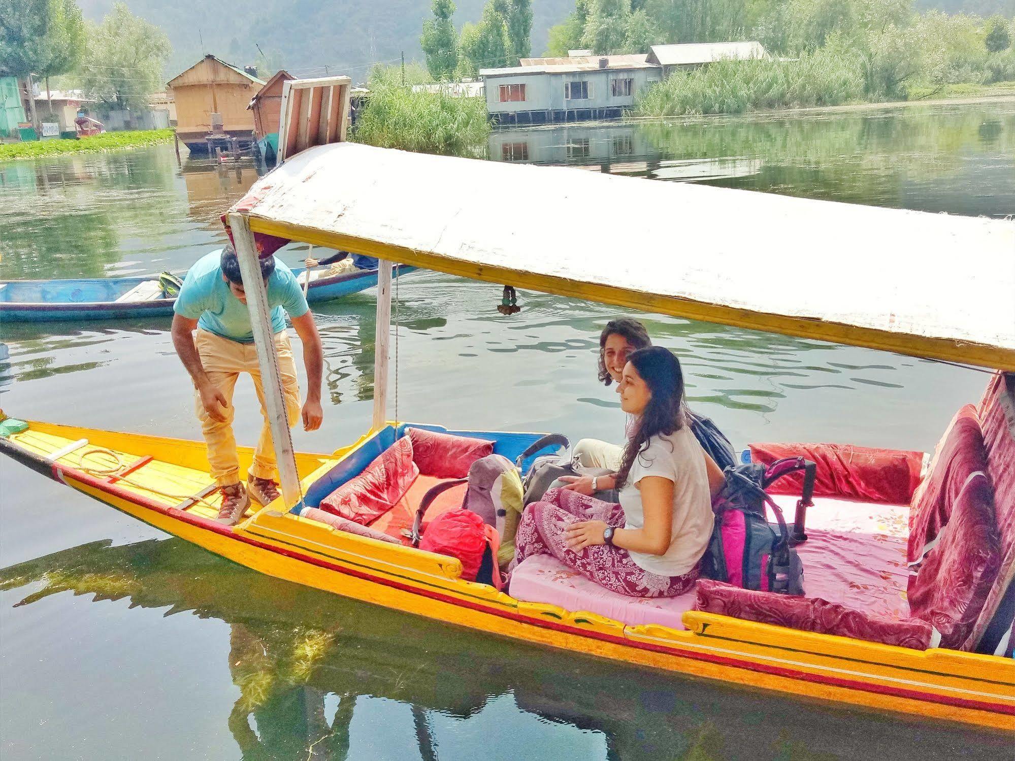 מלון Durgjan New Bul Bul Group Of Houseboats Srinagar מראה חיצוני תמונה